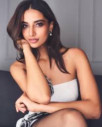 Heroine Meenakshi Chaudhary : ఇండస్ట్రీలో సెన్సేషన్‌గా మారిన మీనాక్షి చౌదరి – వరుస హిట్స్‌తో క్రేజీ హీరోయిన్‌గా దూసుకెళ్తున్న స్టార్ బ్యూటీ