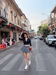 young actress Divya bharathi : ఒక్క సినిమాతోనే స్టార్‌డమ్… కుర్రకారును ఫిదా చేసిన ఈ ముద్దుగుమ్మ ఎవరో తెలుసా