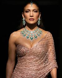 Jali Sarees The Stunning Fashion Trend : జాలీ చీరల హంగులో సెలబ్రిటీలు మెరిసి మురిసిపోతున్నాయి: 2025 ఫ్యాషన్ ట్రెండ్