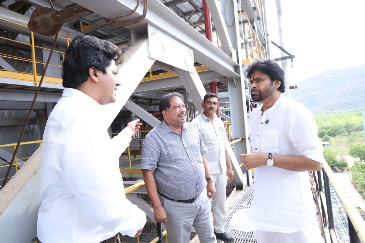 AP DCM  Pawan Kalyan : కాలుష్యరహిత గోదావరి పుష్కరాలే లక్ష్యం - చెత్త నుంచి సంపద సృష్టించాలి: పవన్ కళ్యాణ్