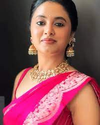 Priyanka Mohan : తణుకులో స్వయంభూ కపర్దేశ్వర స్వామి దర్శించిన నటి ప్రియాంక మోహన్