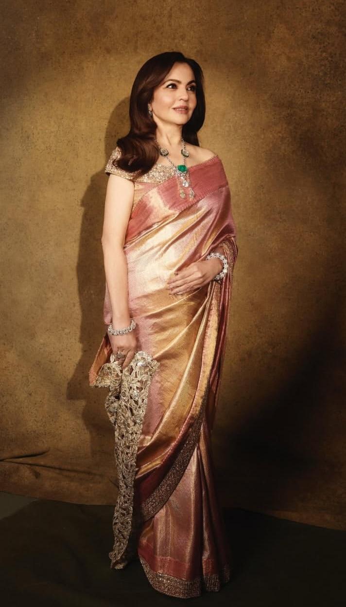 Jali Sarees The Stunning Fashion Trend : జాలీ చీరల హంగులో సెలబ్రిటీలు మెరిసి మురిసిపోతున్నాయి: 2025 ఫ్యాషన్ ట్రెండ్