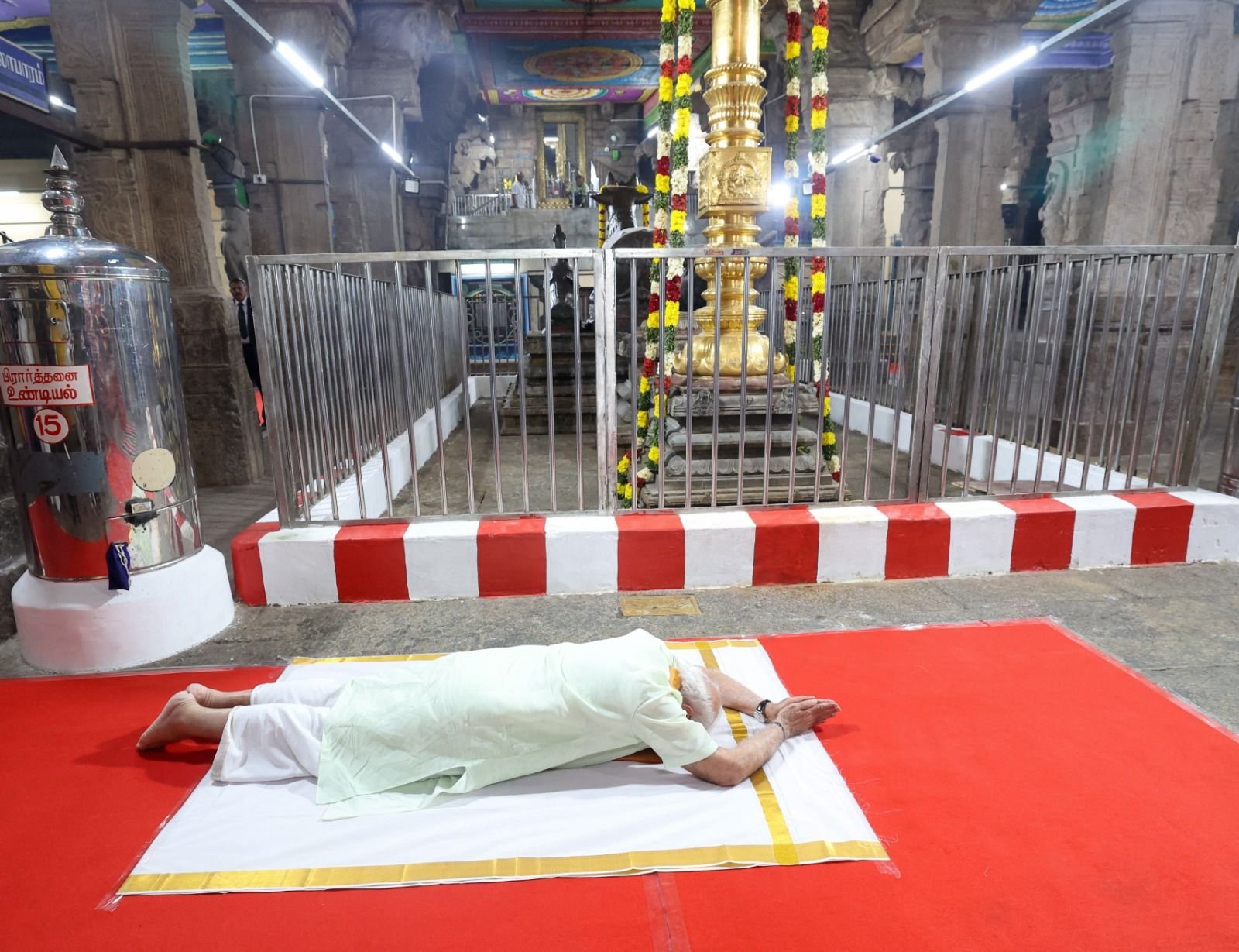 PM Modi Offers Prayers at Arulmigu Subramaniyaswamy Temple : మదురైలోని అరుల్మిగు సుబ్రమణ్యస్వామి ఆలయంలో ప్రత్యేక పూజలు చేసిన ప్రధాని నరేంద్ర మోదీ