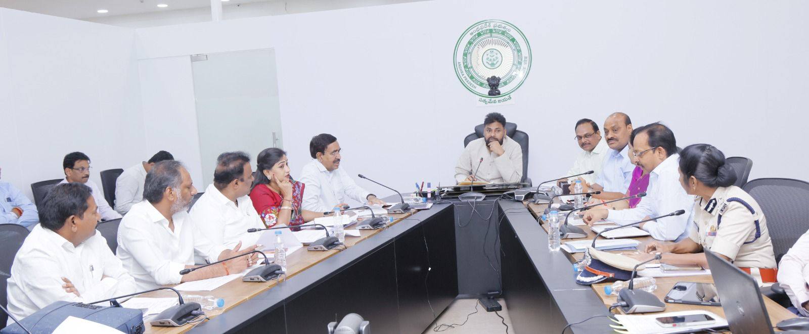 Deputy Cm Pawankalyan : సచివాలయ ఉద్యోగుల పదోన్నతులు, శాఖల అనుసంధానం పై  పవన్ కళ్యాణ్ హై-లెవల్ రివ్యూ