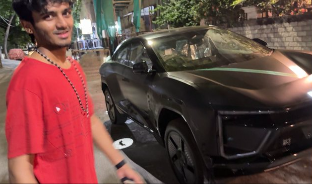 Suriya gifted swanky cars to Karuppu cinematographer and music composer : రూ.300 కోట్ల ‘కరుప్పు’ సంచలనం.. చిత్ర బృందానికి సూర్య ఖరీదైన కార్ల బహుమతి
