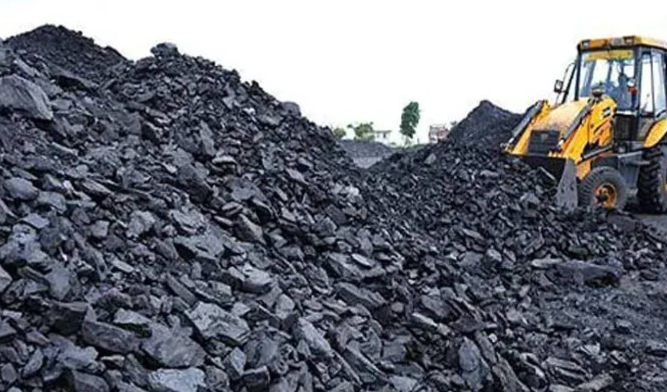 Singareni CoalProduction :   సింగరేణిపై చీకట్లు? ఉత్పత్తి లక్ష్యాలు, బకాయిల భారం మధ్య భవిష్యత్‌పై ఆందోళనలు