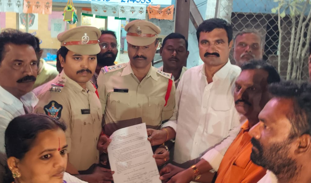 TDP leader koganti Babu :  అంబటి రాంబాబుపై తక్షణ చర్యలు తీసుకోవాలి – కోగంటి బాబు