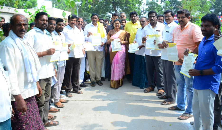 MLA tangirala Sowmya  రైతన్న మీకోసం కార్యక్రమంలో పాల్గొన్న ఏపీ ప్రభుత్వ విప్, ఎమ్మెల్యే తంగిరాల సౌమ్య