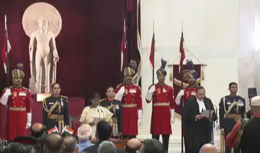 జస్టిస్ సూర్యకాంత్ సుప్రీంకోర్టు 53వ ప్రధాన న్యాయమూర్తిగా ప్రమాణస్వీకారం