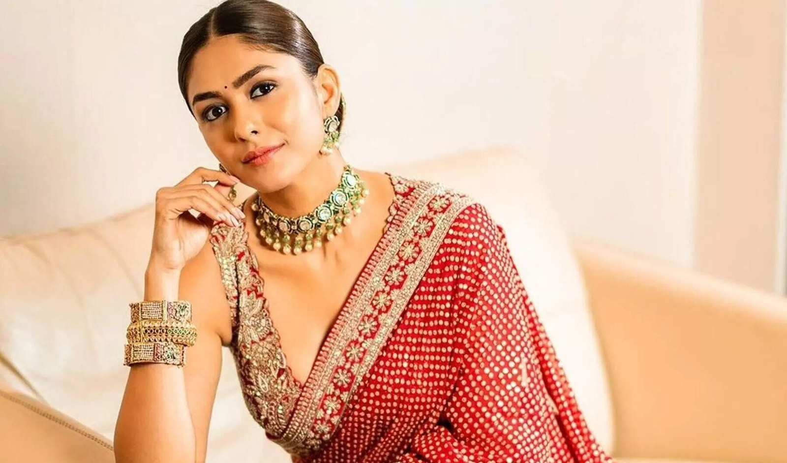 Mrunal Condemns The Rumors : శ్రేయస్ అయ్యర్‌తో డేటింగ్ రూమర్లపై మృణాల్ ఠాకూర్ క్లారిటీ! “ఇవి ఫ్రీ పీఆర్ స్టంట్స్"
