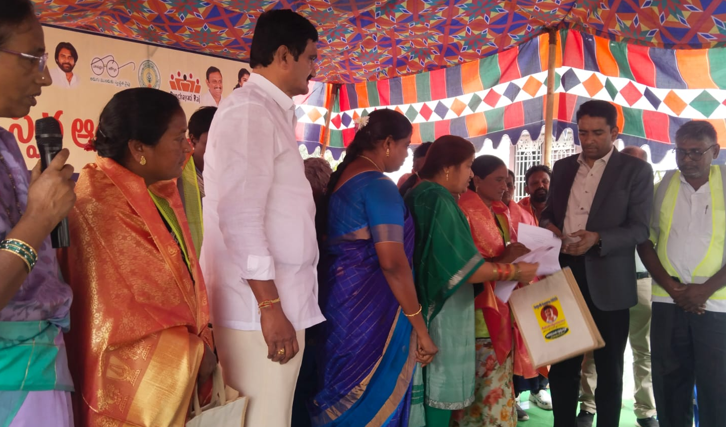 Swarnandhra : స్వర్ణాంధ్ర–స్వచ్ఛ ఆంధ్రకు ప్రజలు–అధికారుల సమన్వయం అవసరం : జిల్లా కలెక్టర్ డా. జి. లక్ష్మీ