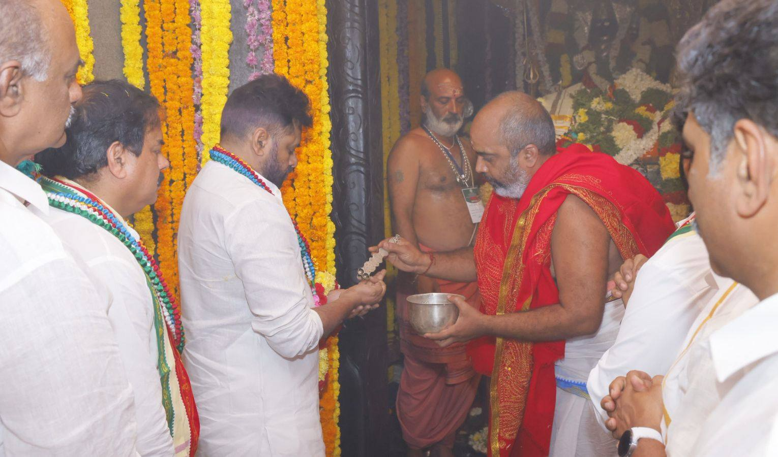 Pawan Kalyan : ఏలూరు జిల్లా పర్యటనలో మాట నిలబెట్టిన ఉప ముఖ్యమంత్రి పవన్ కళ్యాణ్ అభివృద్ధి పనుల శంకుస్థాపన