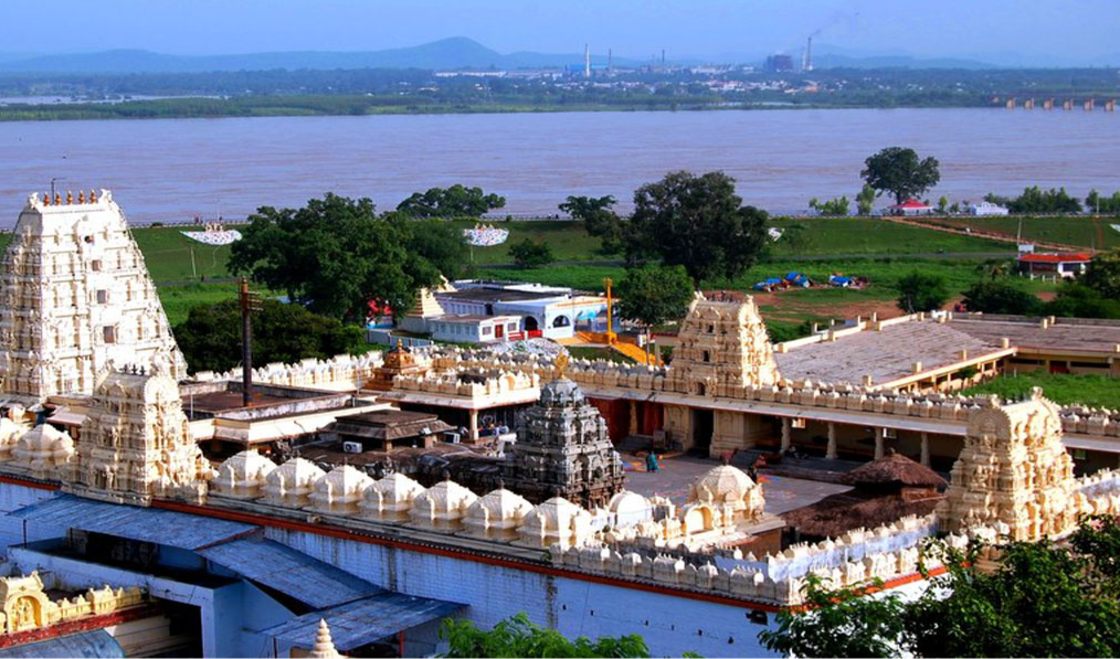 Bhadrachalam Sri Sita Ramachandra Swamy Templeలో సిబ్బంది చేతివాటం కలకలం