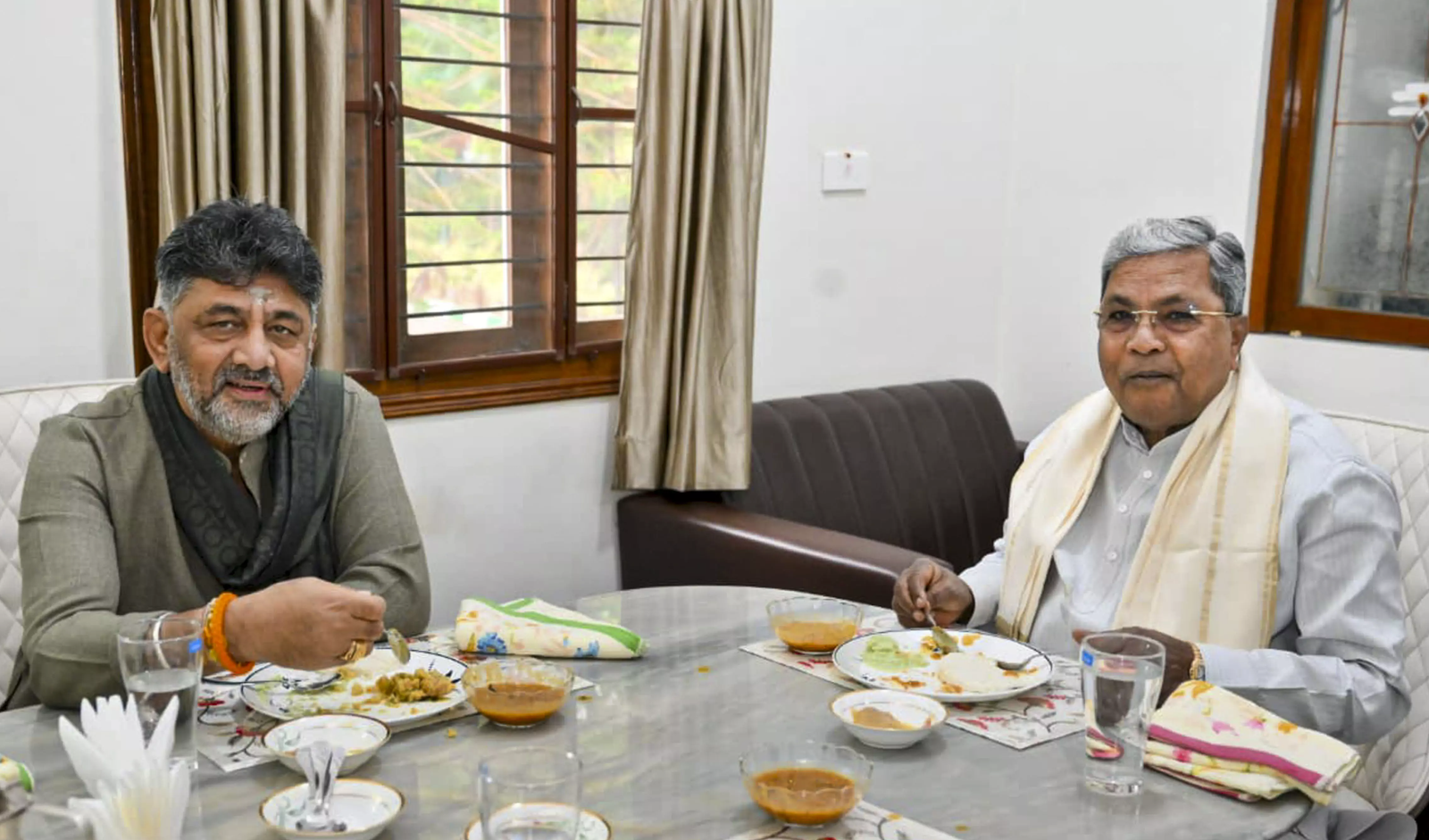 Siddaramaiah Says He Will Go To Dks House For Breakfast  : కర్నాటకలో నాయకత్వ మార్పు చర్చలు వేడెక్కుతున్నాయి – సిద్ధరామయ్య, డీకే శివకుమార్ భేటీలు కీలకం