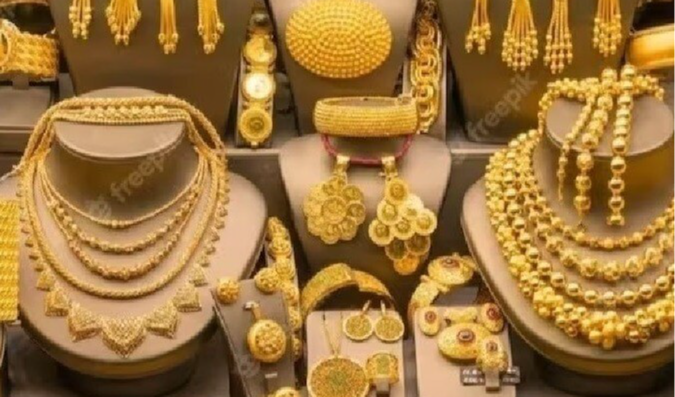 Gold and Silver Prices Soar to Record Highs మిడిల్ ఈస్ట్ యుద్ధ ప్రభావం.. రికార్డు స్థాయికి ఎగిసిన బంగారం, వెండి ధరలు