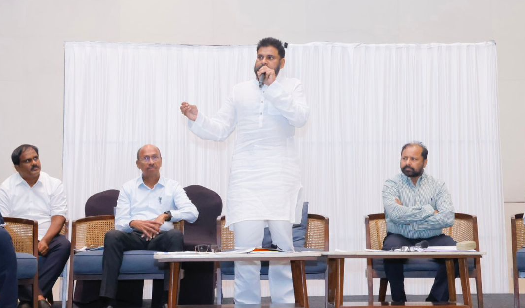 Pollution :  కాలుష్యాన్ని నివారించలేం… నియంత్రించవచ్చు: విశాఖలో డిప్యూటీ సీఎం పవన్ కళ్యాణ్ కీలక వ్యాఖ్యలు