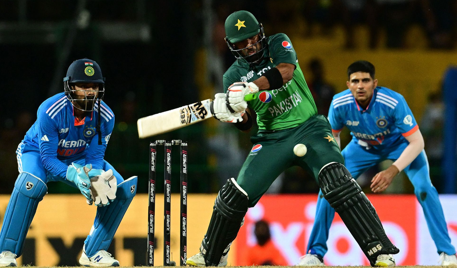 pak ex player comments on team india మాతో మ్యాచ్‌ను భారత్ సీరియస్‌గా తీసుకోవట్లేదు: పాక్ మాజీ పేసర్ మహ్మద్ ఆమిర్ వ్యాఖ్యలు