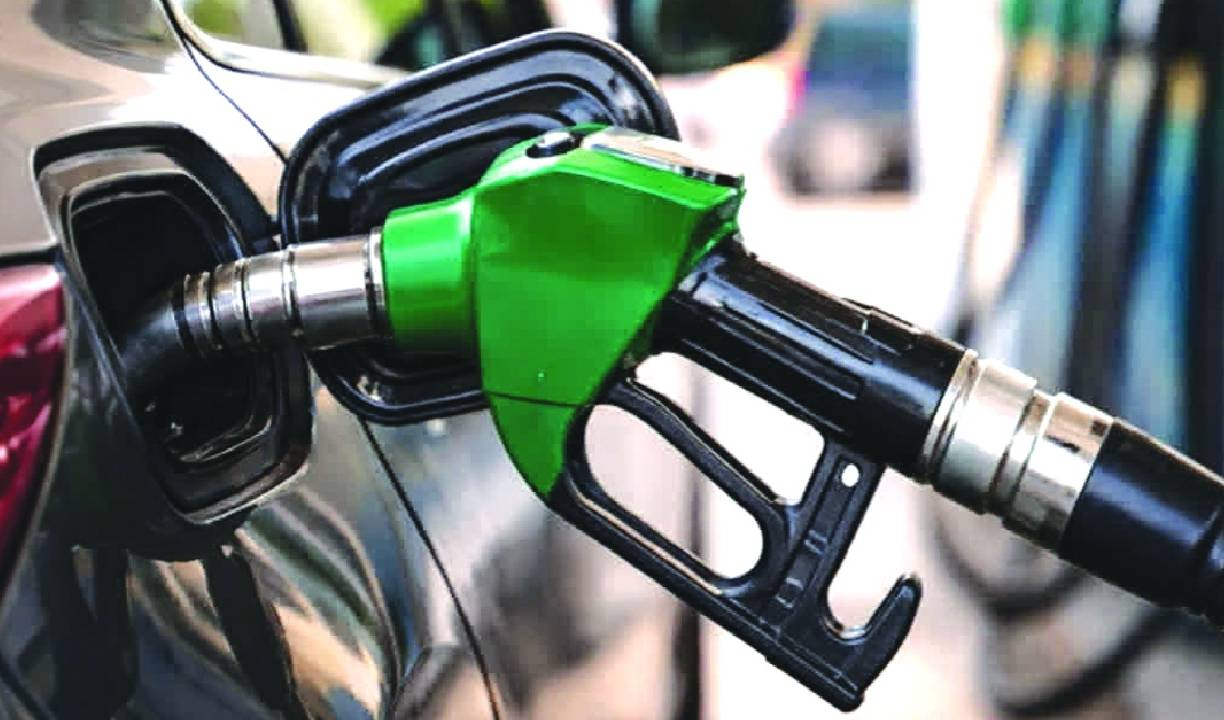 Petrol, Diesel Prices : పెరిగిన ధరల మధ్యా తగ్గని ఇంధన డిమాండ్.. దేశవ్యాప్తంగా పెట్రోల్, డీజిల్ ధరలు స్థిరం
