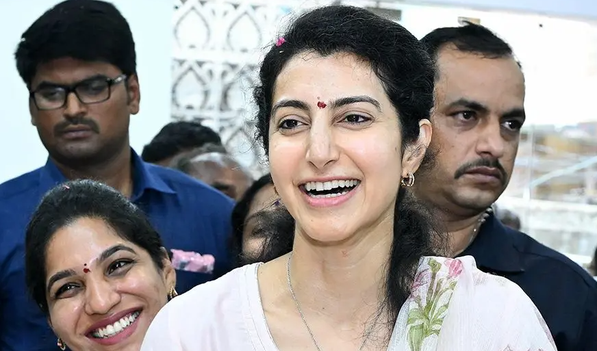 Nara Brahmani  :  హిందూపురం పర్యటనలో నారా బ్రాహ్మణి – విద్యాభివృద్ధికి హెరిటేజ్ సంస్థ నుంచి మరిన్ని సేవలు