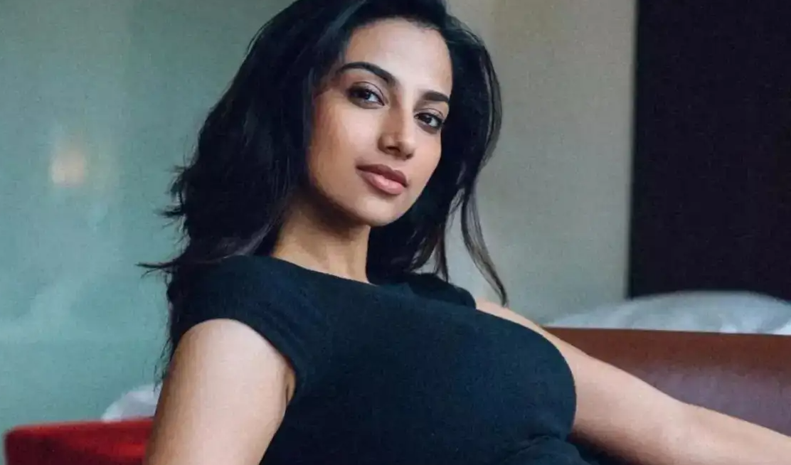 Heroine Meenakshi Chaudhary : ఇండస్ట్రీలో సెన్సేషన్‌గా మారిన మీనాక్షి చౌదరి – వరుస హిట్స్‌తో క్రేజీ హీరోయిన్‌గా దూసుకెళ్తున్న స్టార్ బ్యూటీ