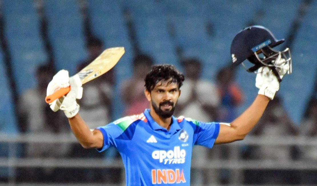 ruturaj gaikwad historic century : రుతురాజ్ గైక్వాడ్  చరిత్ర సృష్టించాడు