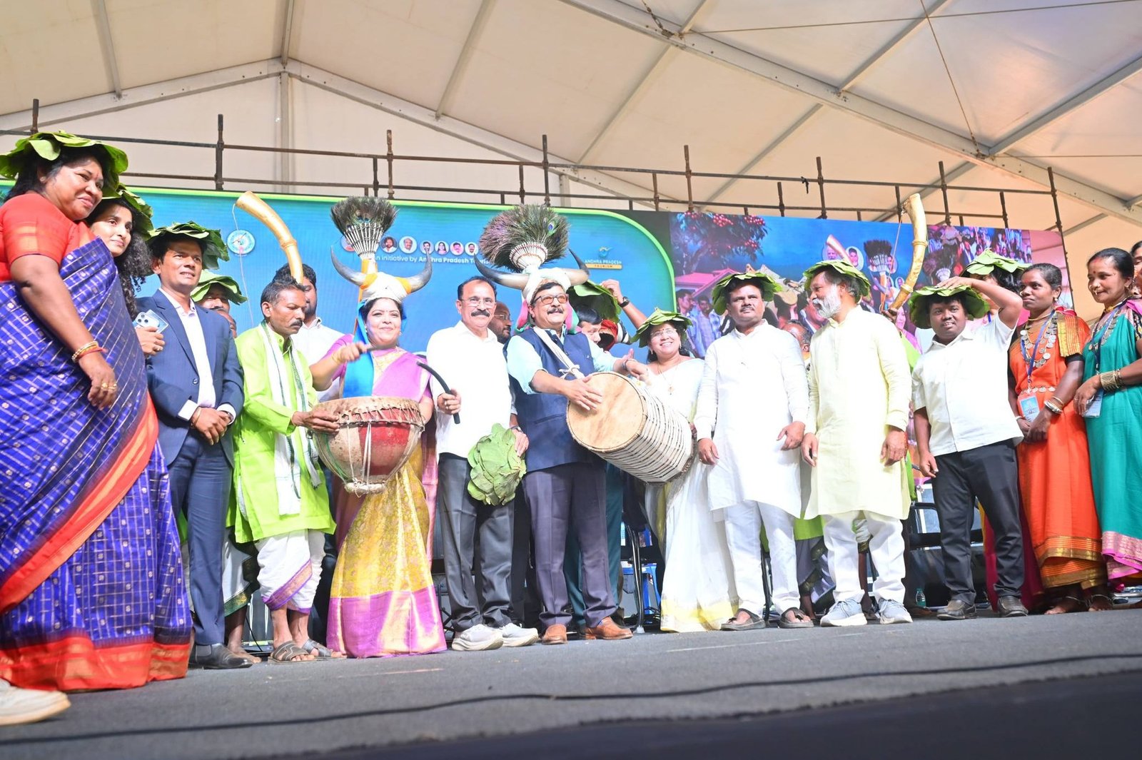 ArakuFest2026 : అరకు ఉత్సవ్–2026కు ఘనంగా తెరలేపిన మంత్రి కందుల దుర్గేష్