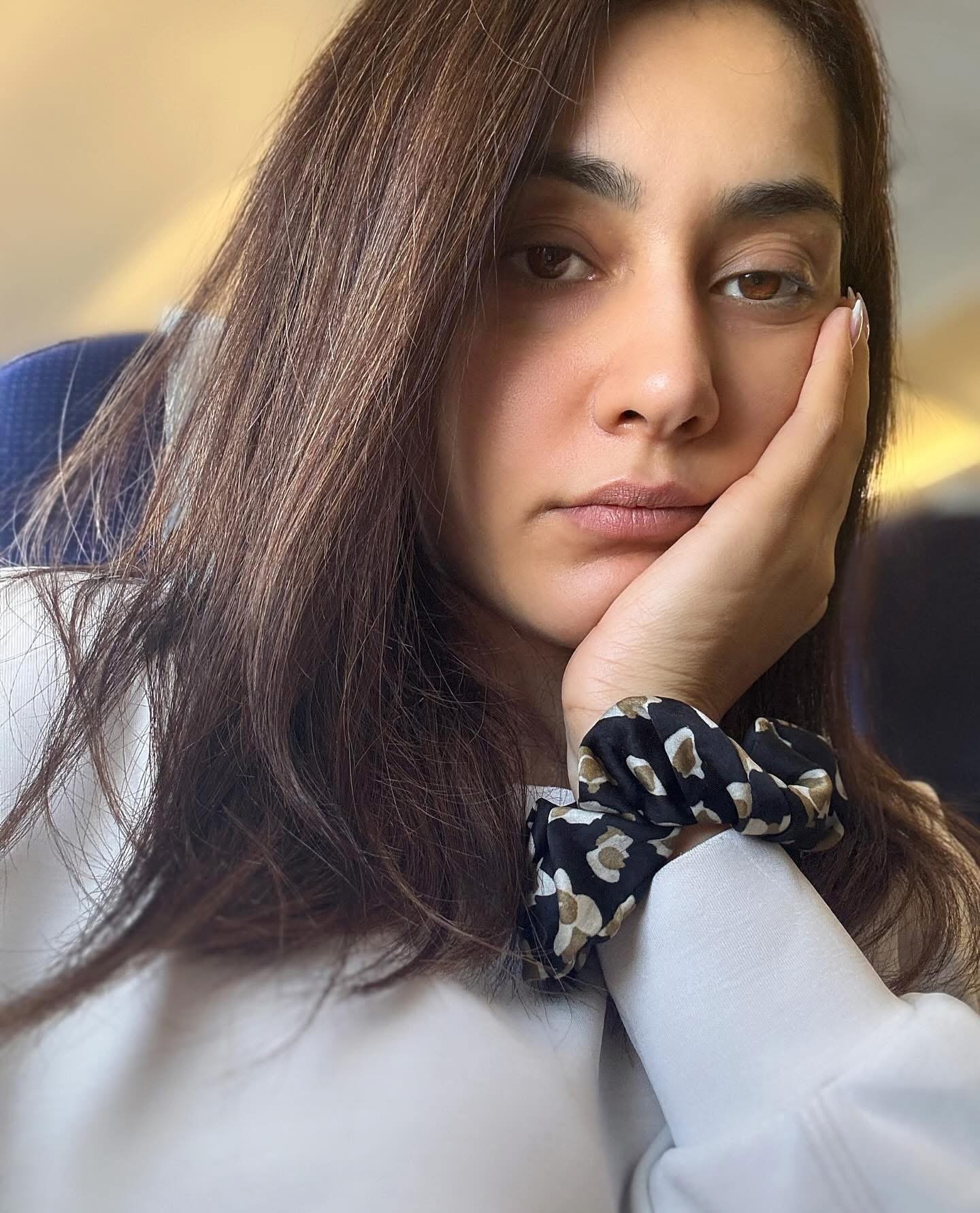 Raashi Khanna: రాశి ఖన్నా తాజా ఫోటోలు సోషల్ మీడియాను కదిలిస్తున్నాయి