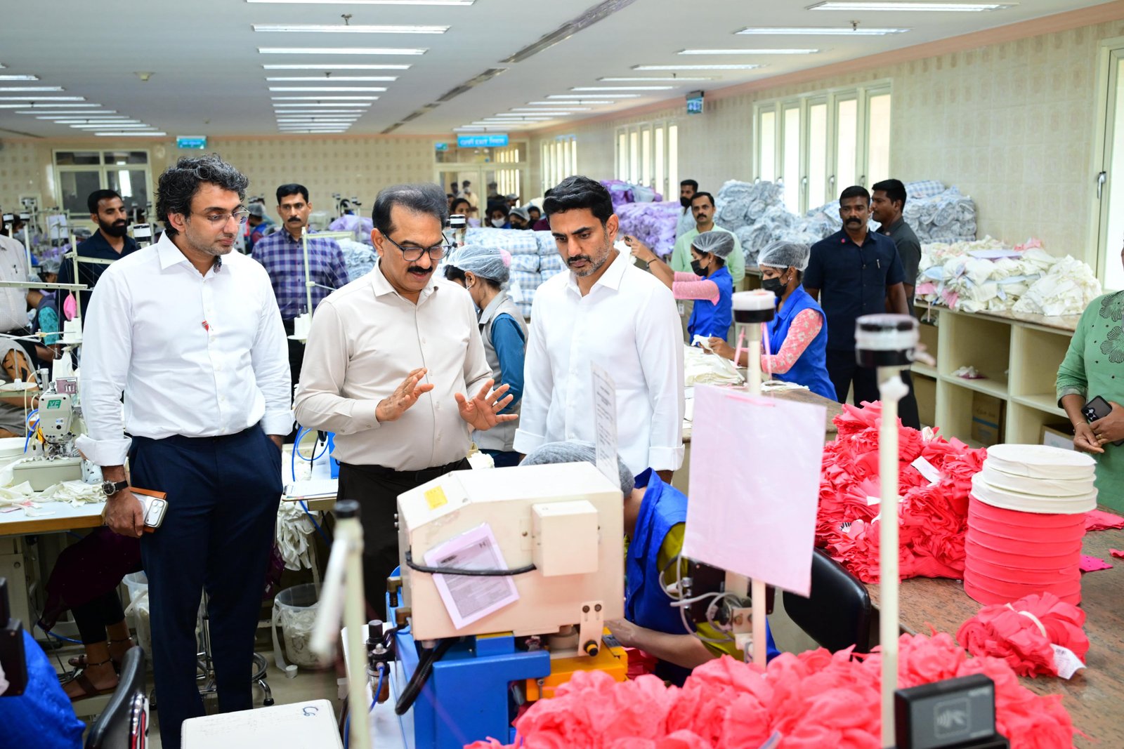 కిటెక్స్‌ ఫ్యాక్టరీని సందర్శించిన మంత్రి నారా లోకేశ్