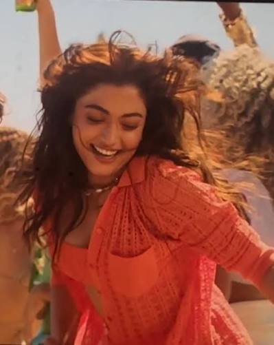 ‘కాక్టెయిల్ 2’లో కృతి హవా.. రష్మికకు షాక్?