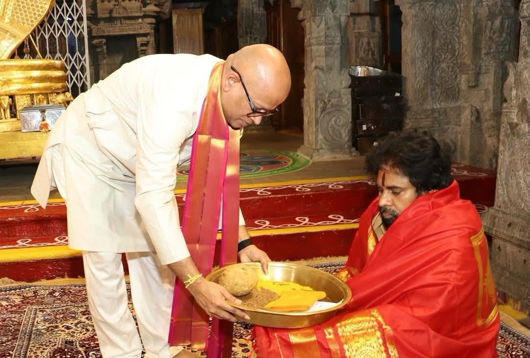 శ్రీవారిని దర్శించిన ఏపీ డిప్యూటీ సీఎం పవన్