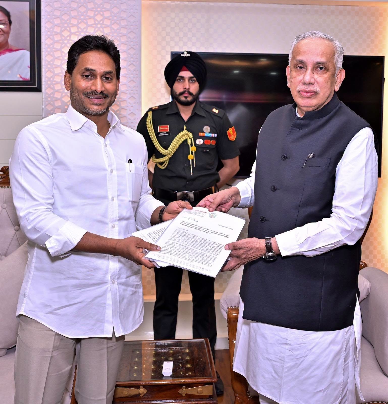 డీఎస్సీ–2025 అక్రమాలపై సీబీఐ విచారణ కోరిన జగన్‌