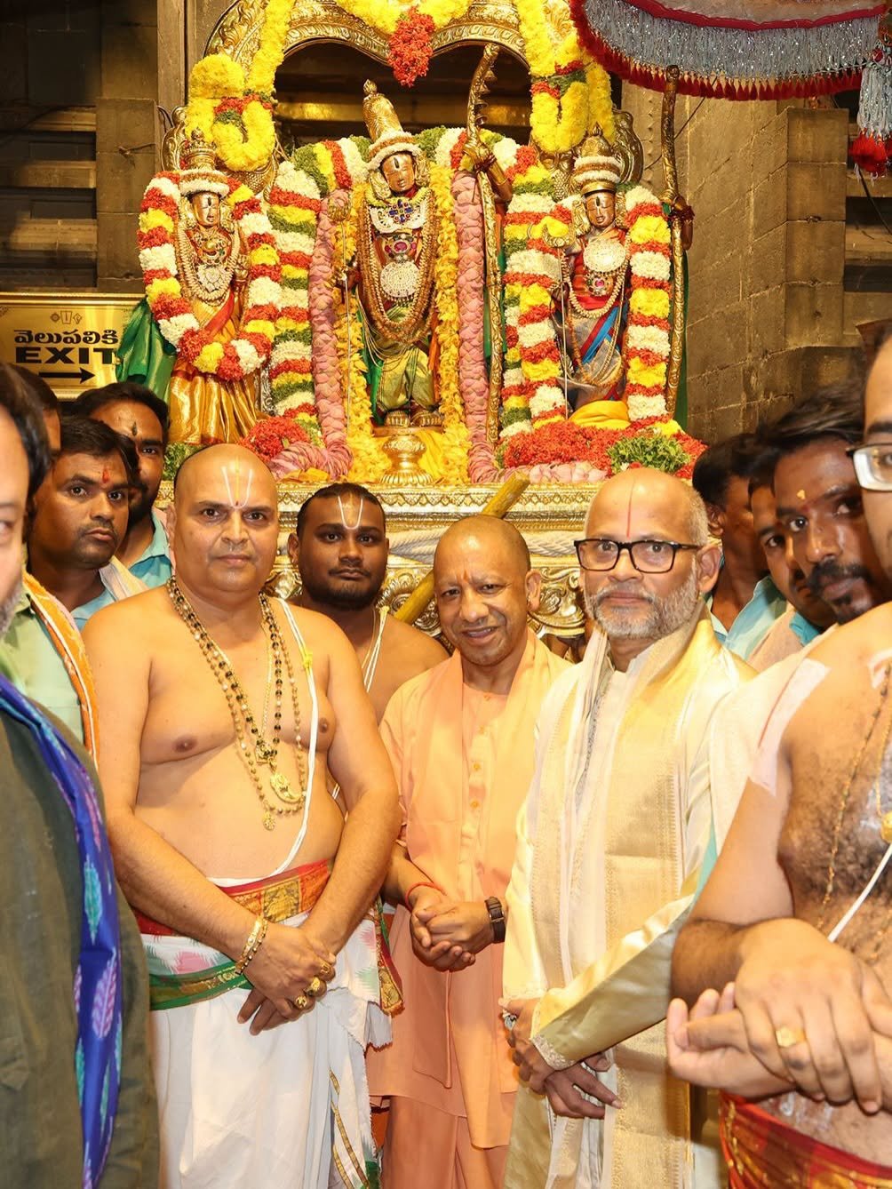 తిరుమల శ్రీవారిని దర్శించుకున్న యోగి ఆదిత్యనాథ్‌.