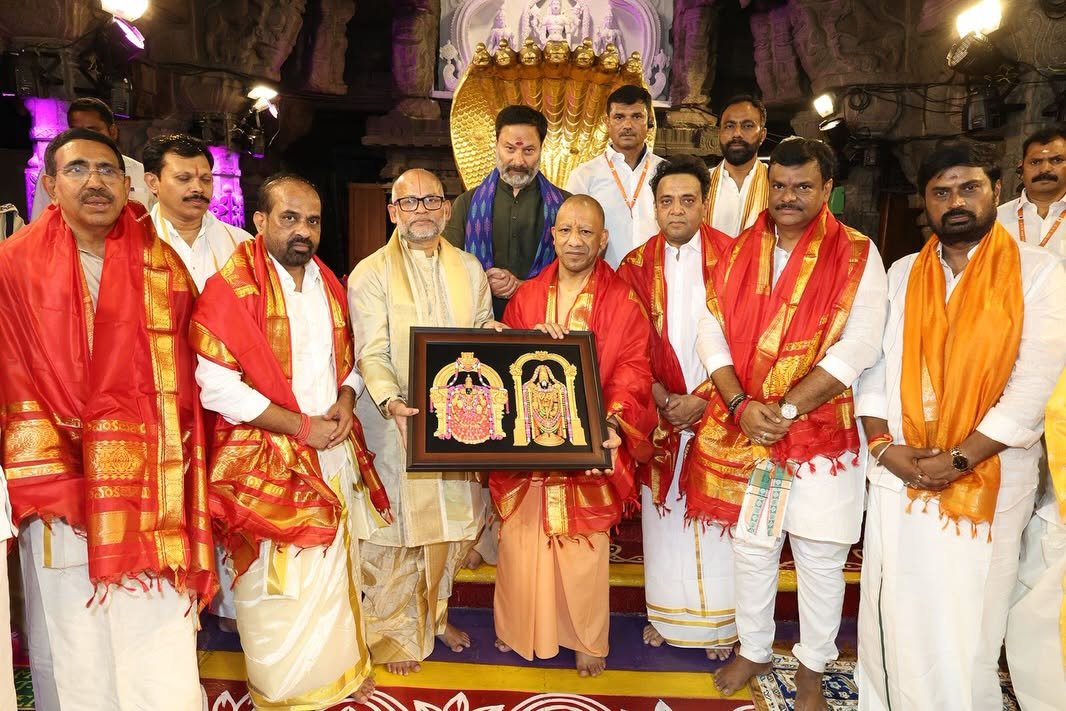 తిరుమల శ్రీవారిని దర్శించుకున్న యోగి ఆదిత్యనాథ్‌.
