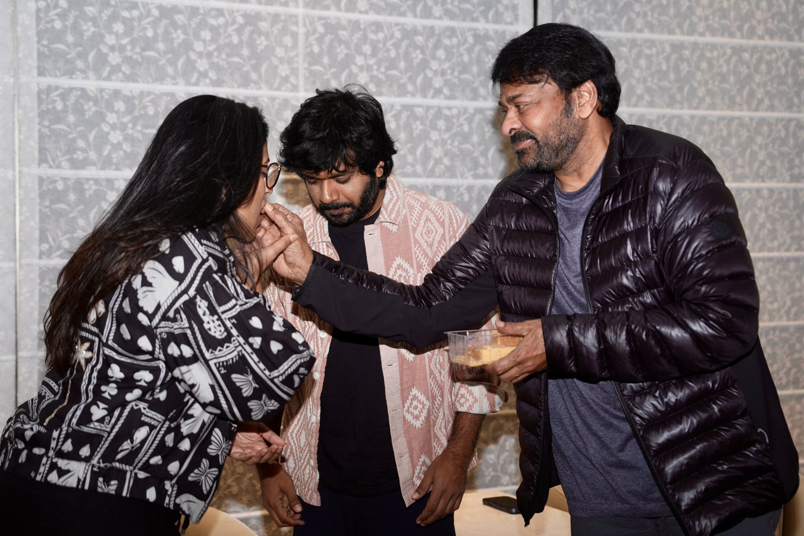 MEGA BLOCKBUSTER RESPONSE :  మెగా బ్లాక్‌బస్టర్‌కు ఘనంగా సంబరాలు - మెగాస్టార్ చిరంజీవిని కలిసిన ‘MSG’ టీమ్