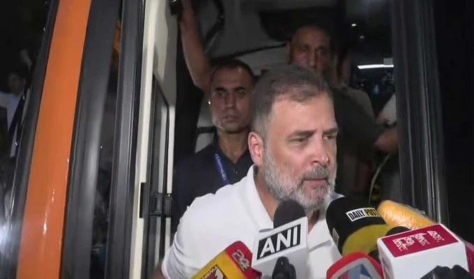 విద్యార్థులకు అండగా ఉంటాం: రాహుల్ గాంధీ