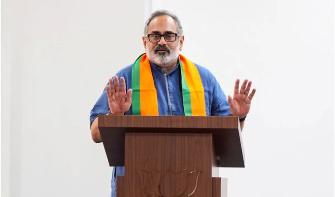 కామకోటి వ్యాఖ్యలపై ప్రియాంకకు రాజీవ్ చురకలు