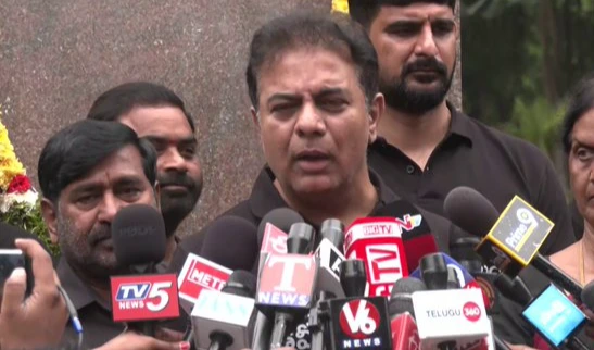 కాంగ్రెస్‌ 420 హామీల్లో ఒక్కటీ నెరవేర్చలేదు: కేటీఆర్