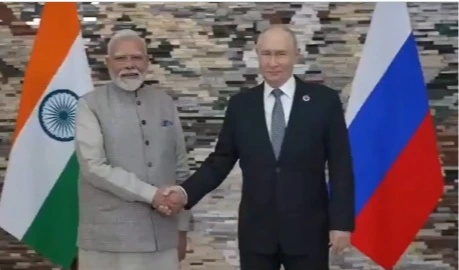 మోదీ-పుతిన్ భేటీ.. భారత్-రష్యా బంధంపై చర్చ!