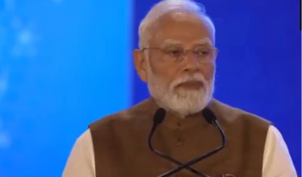 భవిష్యత్ టెక్నాలజీల్లో భారత్ ముందుండాలి: మోదీ