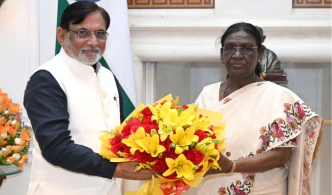రాష్ట్రపతి ముర్మును కలిసిన ప్రజాఫుల్ పటేల్