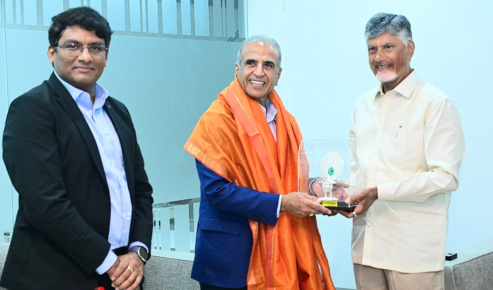 అమరావతిలో సునీల్ మిట్టల్‌తో సీఎం చంద్రబాబు కీలక భేటీ