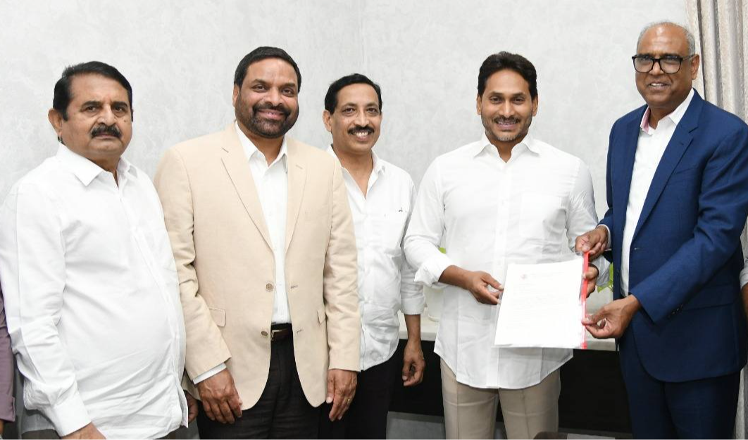 JaganMohan Reddy : అమెరికాలో 19వ ఆటా మహాసభలకు వైయస్ జగన్‌కు ఆహ్వానం