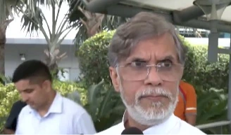 జంతర్ మంతర్ ఘటనపై పవన్ ఖేరా విమర్శలు