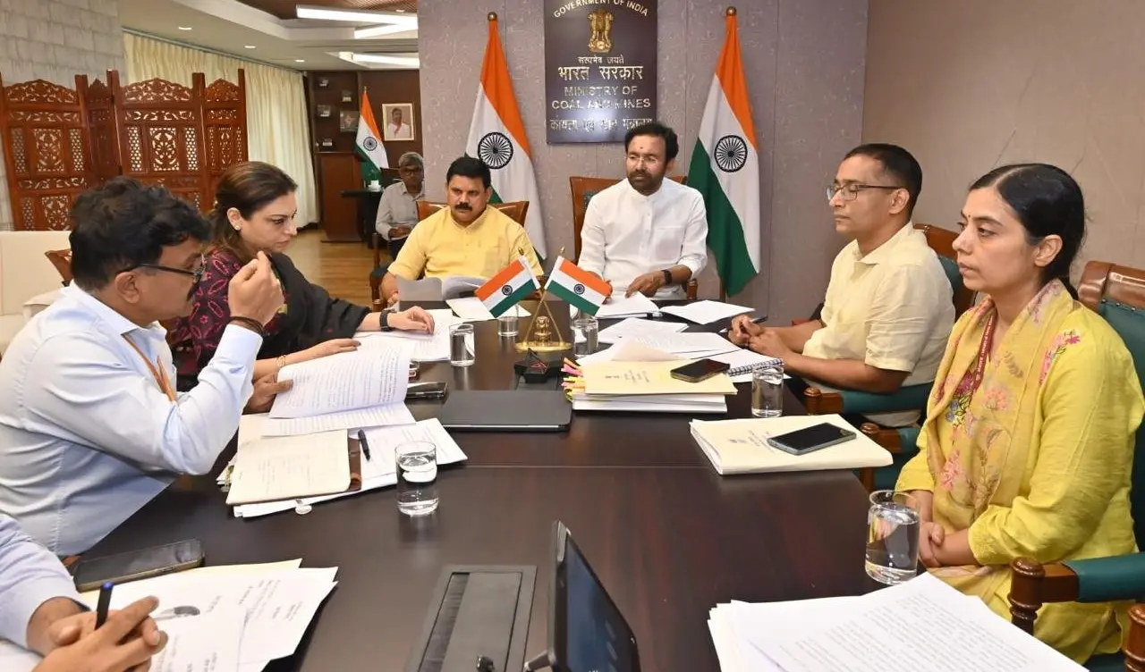 బొగ్గు ఉత్పత్తిపై కేంద్రం సమీక్ష.. ఇంధన భద్రతపై దృష్టి