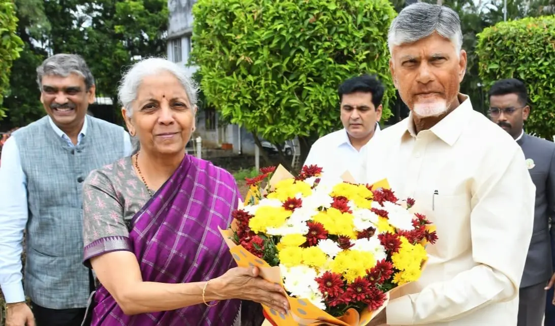 నరసరావుపేటలో క్రెడిట్ అవుట్‌రీచ్‌కు సీఎం, నిర్మలా హాజరు
