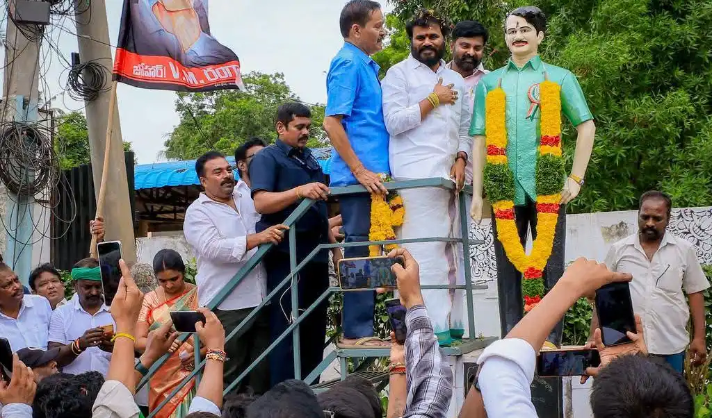 గుడివాడలో బోడె రామచంద్ర యాదవ్‌కు ఘన స్వాగతం
