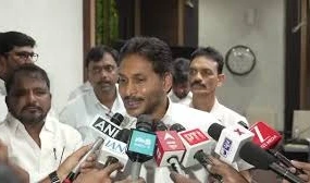 డీఎస్సీ స్కామ్‌పై సీబీఐ విచారణ జరపాలి: వైఎస్ జగన్