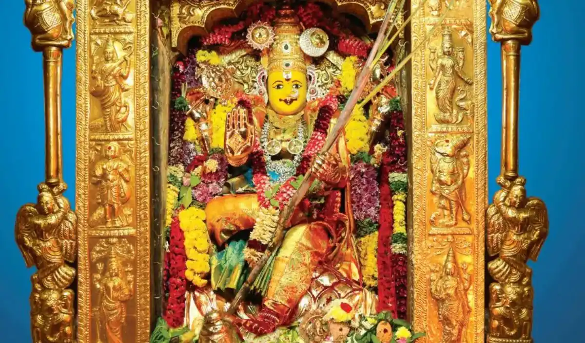 విజయదశమి.. రాజరాజేశ్వరీదేవిగా కనకదుర్గమ్మ దర్శనం