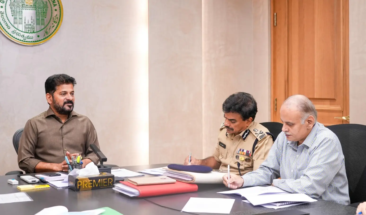 పోలీస్ నియామకాల్లో పారదర్శకతకు సీఎం రేవంత్ ఆదేశాలు