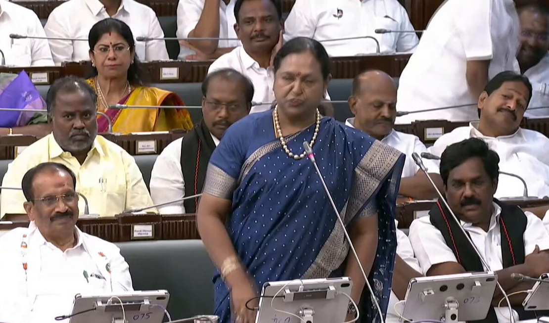 గ్లాస్ బాటిళ్లపై వ్యాఖ్యతో అసెంబ్లీలో నవ్వుల వెల్లువ